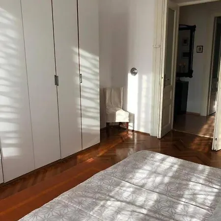 Apartment Lovely 3-bedroom In Center Of *