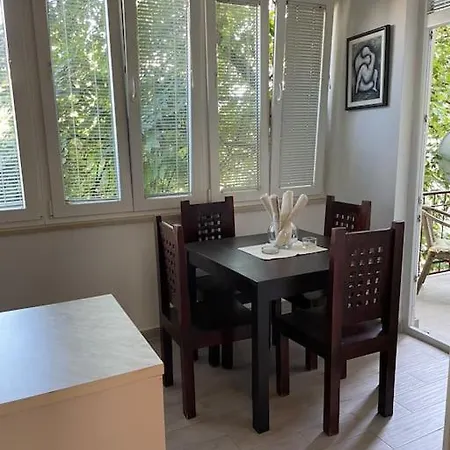 Lovely 3-bedroom In Center Of Pula