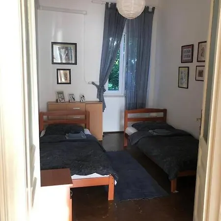 Lovely 3-bedroom In Center Of * Pula