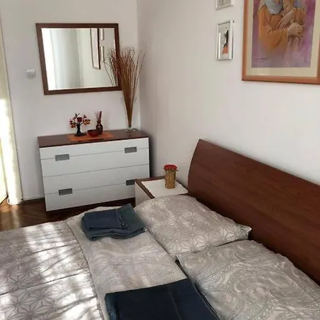 Lovely 3-bedroom In Center Of * Pula