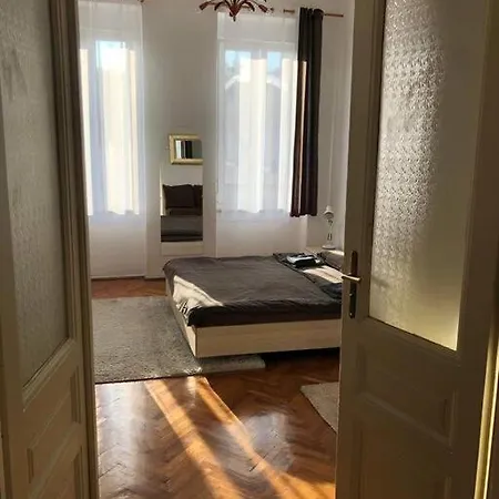 Lovely 3-bedroom In Center Of * Pula